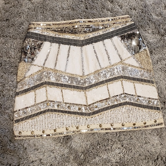 Skirt - Picture 2 of 6